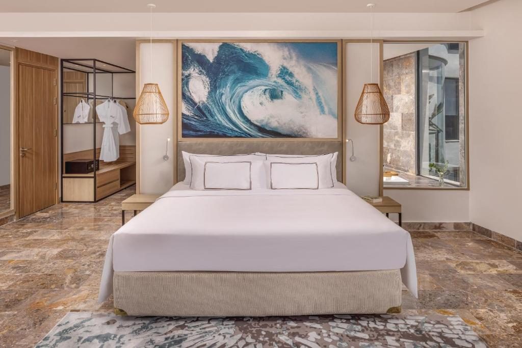 Grand Premium with Minibar per Night – Daily Guest Activities