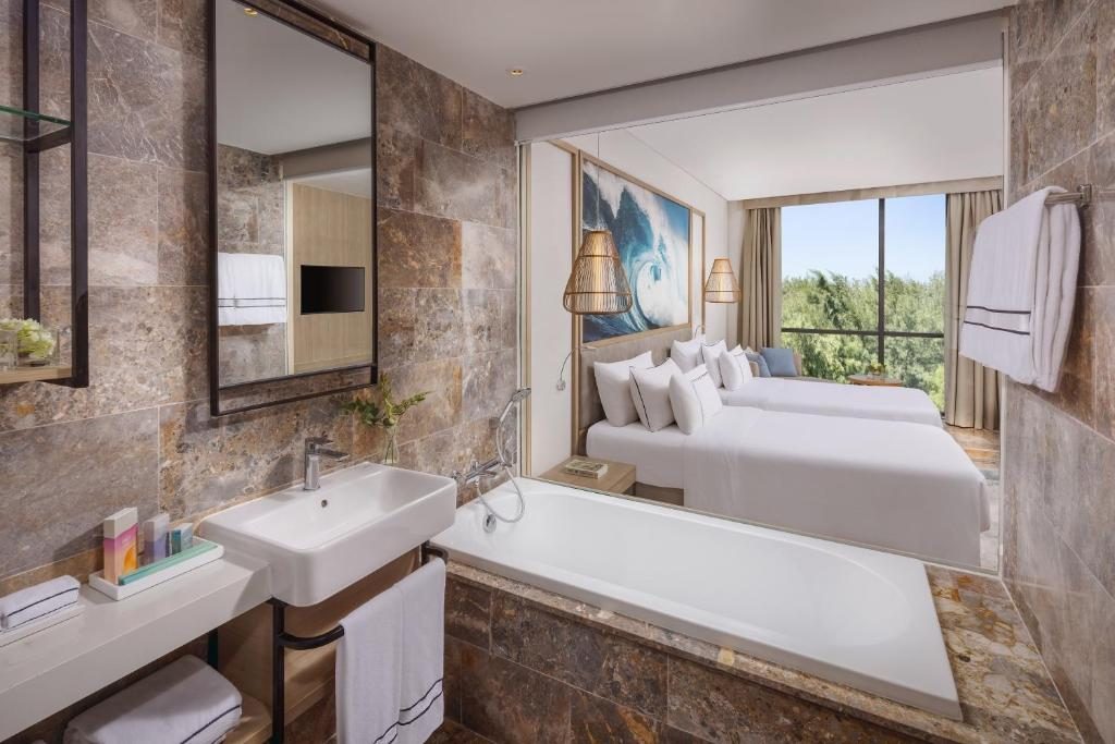 Deluxe Double or Twin Room with Bathtub – Daily Guest Activities