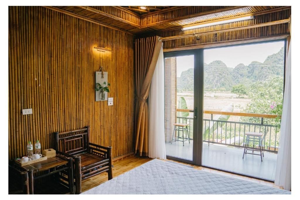 Phòng Có Giường Cỡ King Nhìn Ra Hồ Bơi