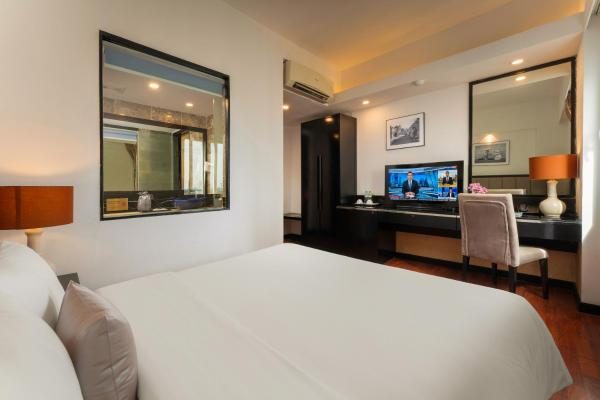 Phòng Deluxe Giường Đôi Có Cửa Sổ