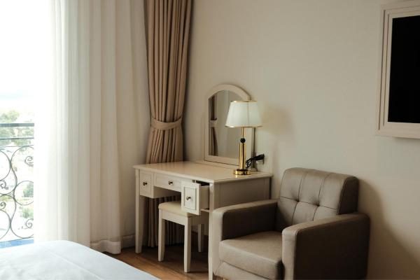 Phòng Deluxe Giường Đôi Nhìn Ra Đồi
