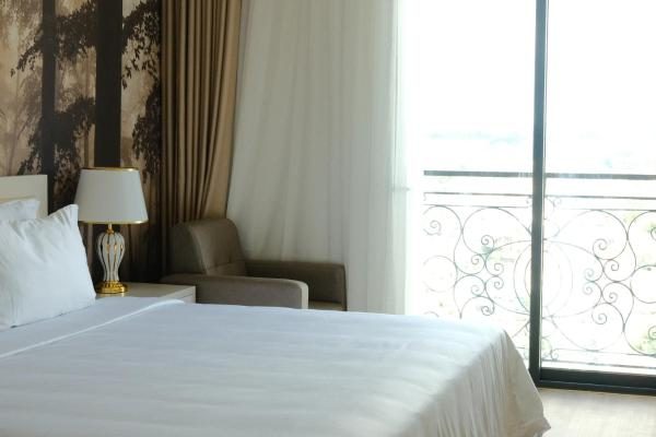 Phòng Deluxe Giường Đôi Nhìn Ra Đồi