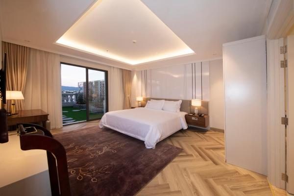 Suite Grand Nhìn Ra Vườn