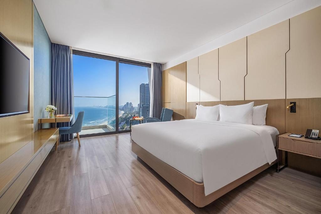 Premier Double Room Partial Sea View with Balcony
