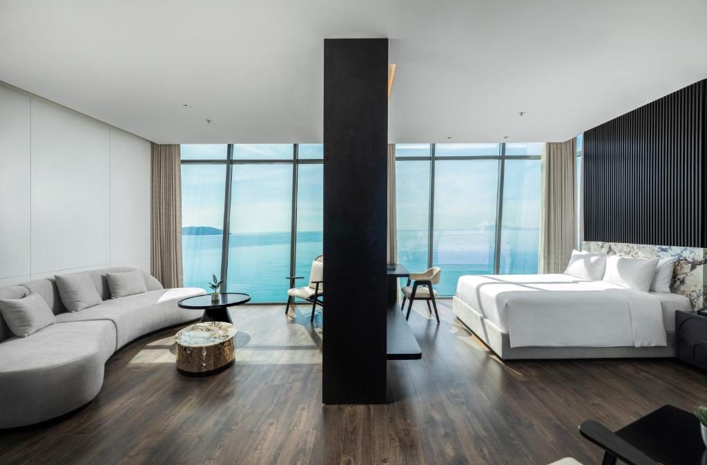Executive Suite with Ocean Front View