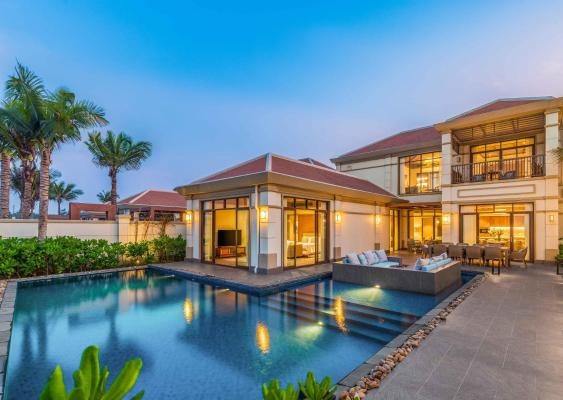Five Bedroom Beachfront Villa with Private Pool – Spa Inclusive