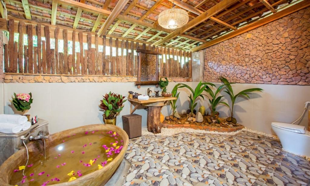 Phòng Giường Đôi Nhìn Ra Vườn