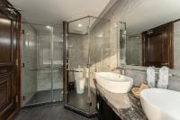 Ambassador Suite With Private Sundeck and 45-min Spa (Head, Shoulder, Foot) Unlimited Non-Alcoholic Drinks
