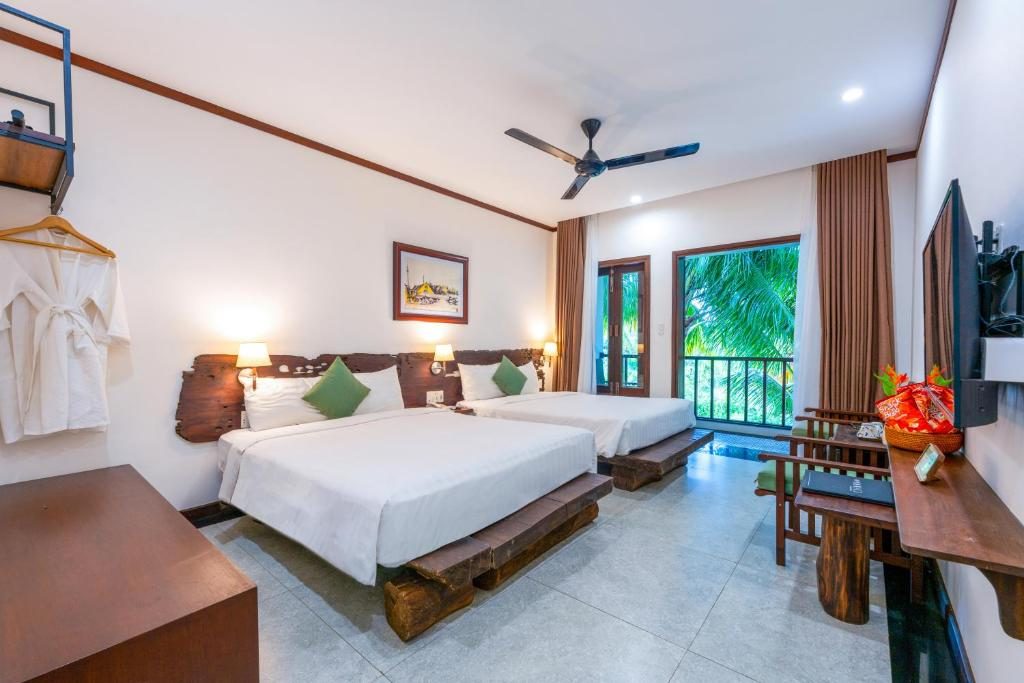 Family Room with Palm View