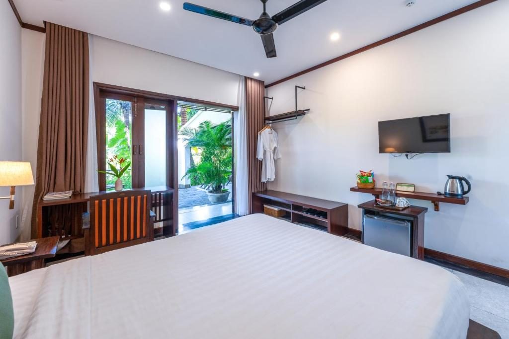 Deluxe Double Room With Palm View