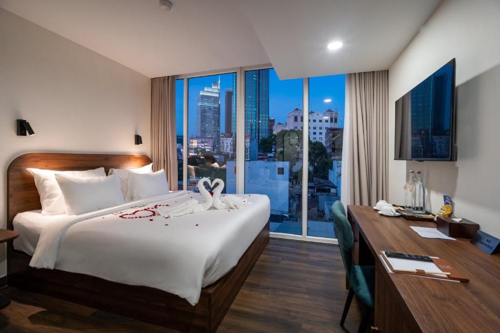 Executive King Room – City View