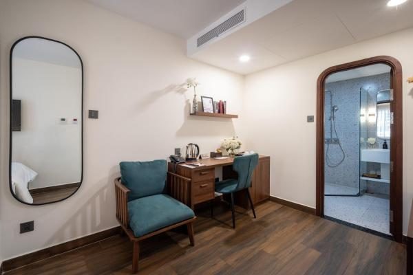Premium King Room – Limited view
