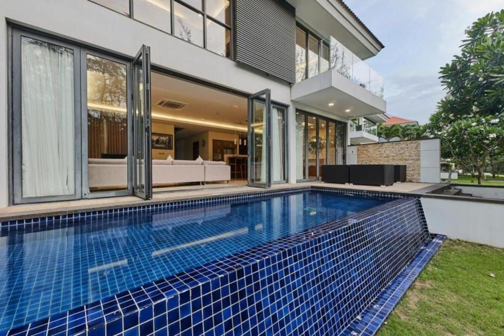 Biệt Thự Có Hồ Bơi Riêng