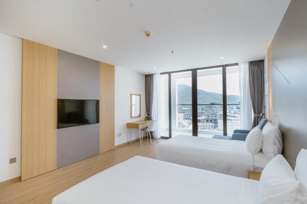 Deluxe Twin Balcony with Ocean view