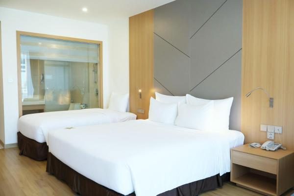 Deluxe Triple Room with Ocean View