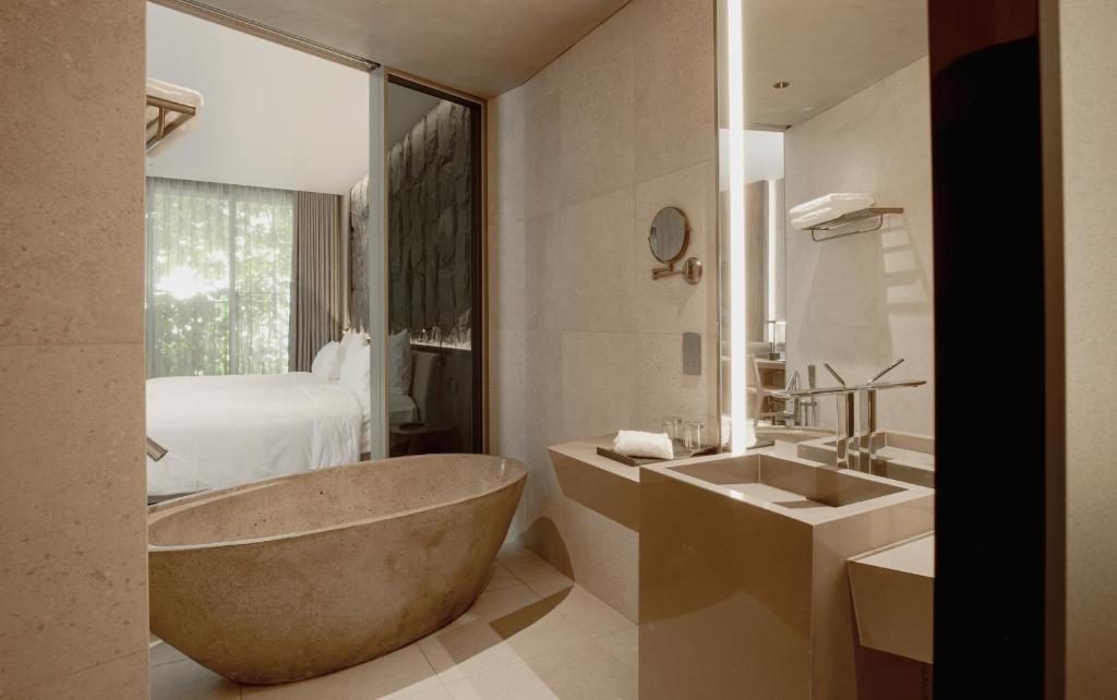 Phòng Deluxe 2 Giường Đơn Nhìn Ra Thành Phố – Bao Gồm Trà Chiều Hằng Ngày