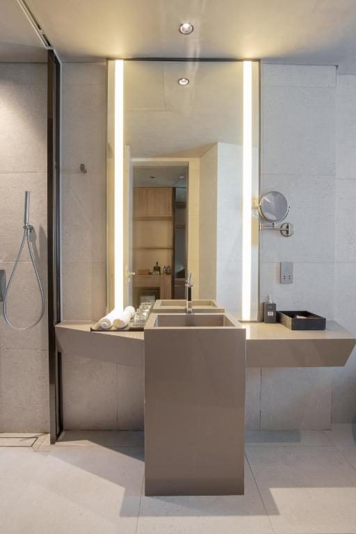 Phòng Deluxe 2 Giường Đơn Nhìn Ra Thành Phố – Bao Gồm Trà Chiều Hằng Ngày