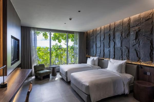 Phòng Deluxe 2 Giường Đơn Nhìn Ra Thành Phố – Bao Gồm Trà Chiều Hằng Ngày