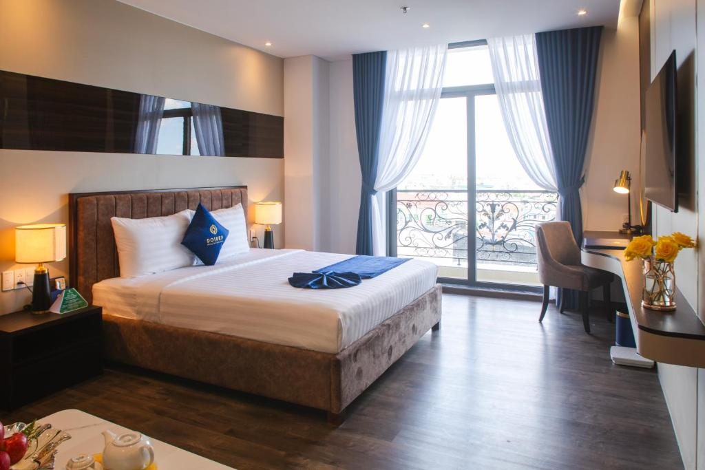 Suite có giường cỡ King với ban công