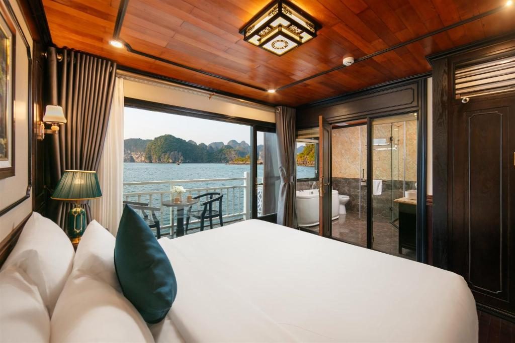 Suite có giường cỡ King với ban công