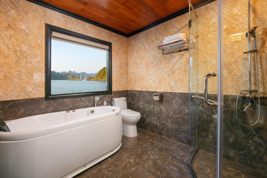 Suite có giường cỡ King với ban công