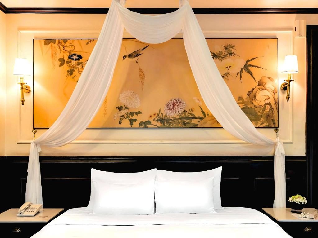 Junior Suite with Balcony and Bathtub – Starlink Network Access