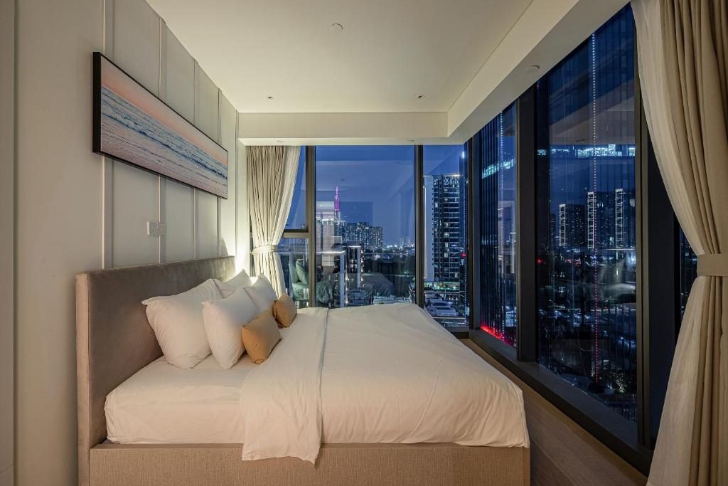 Two-Bedroom Deluxe Apartment with Harbour View