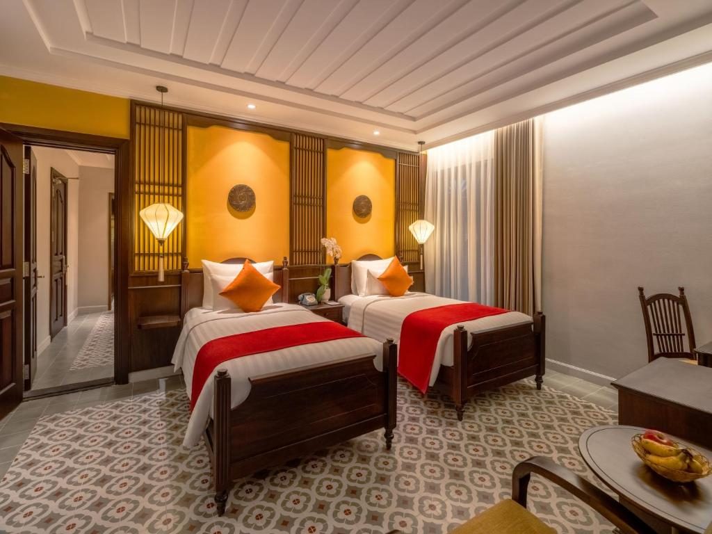 Phòng Thông Nhau Qua Cửa Nối