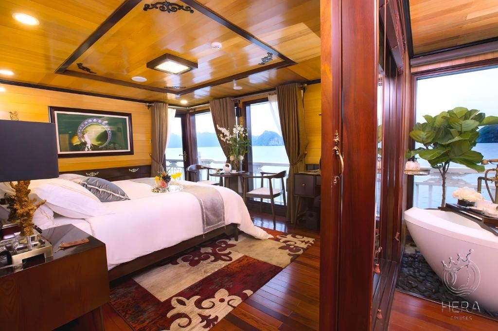 Ocean Suite with Private Balcony and Bathtub