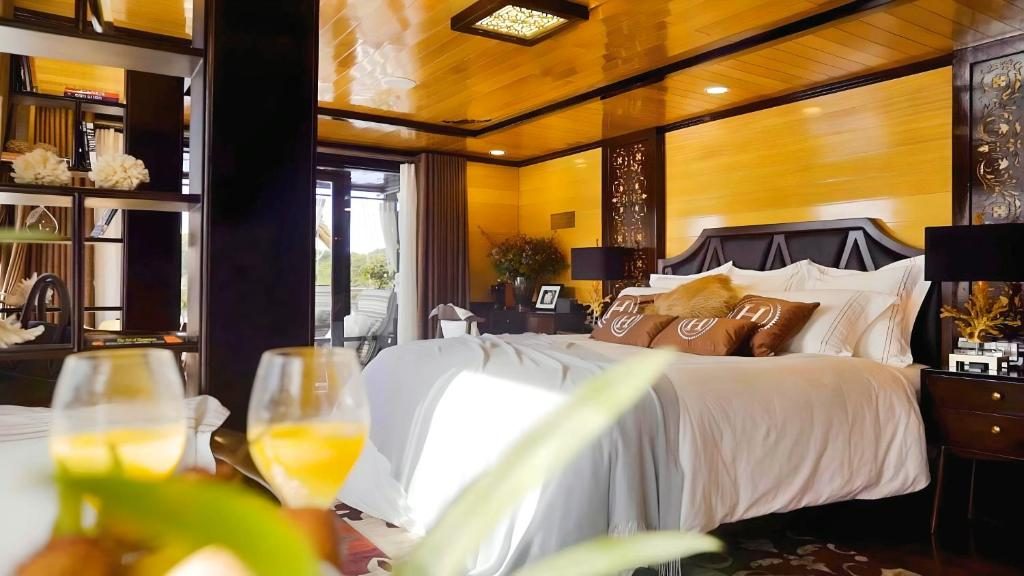 Presidential Suite with Terrace and Bathtub