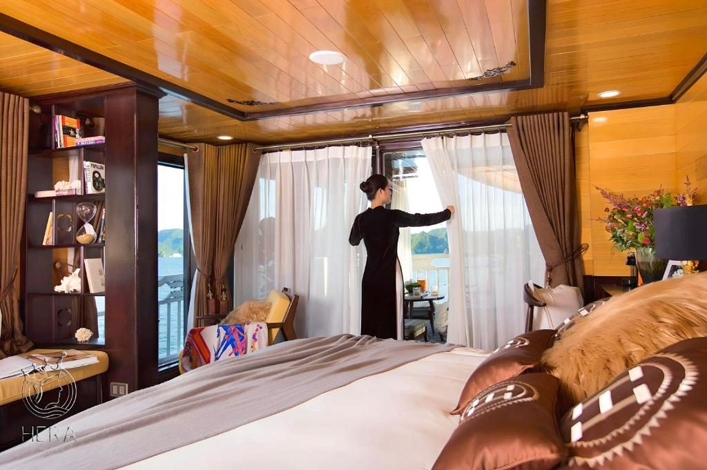 Presidential Suite with Terrace and Bathtub