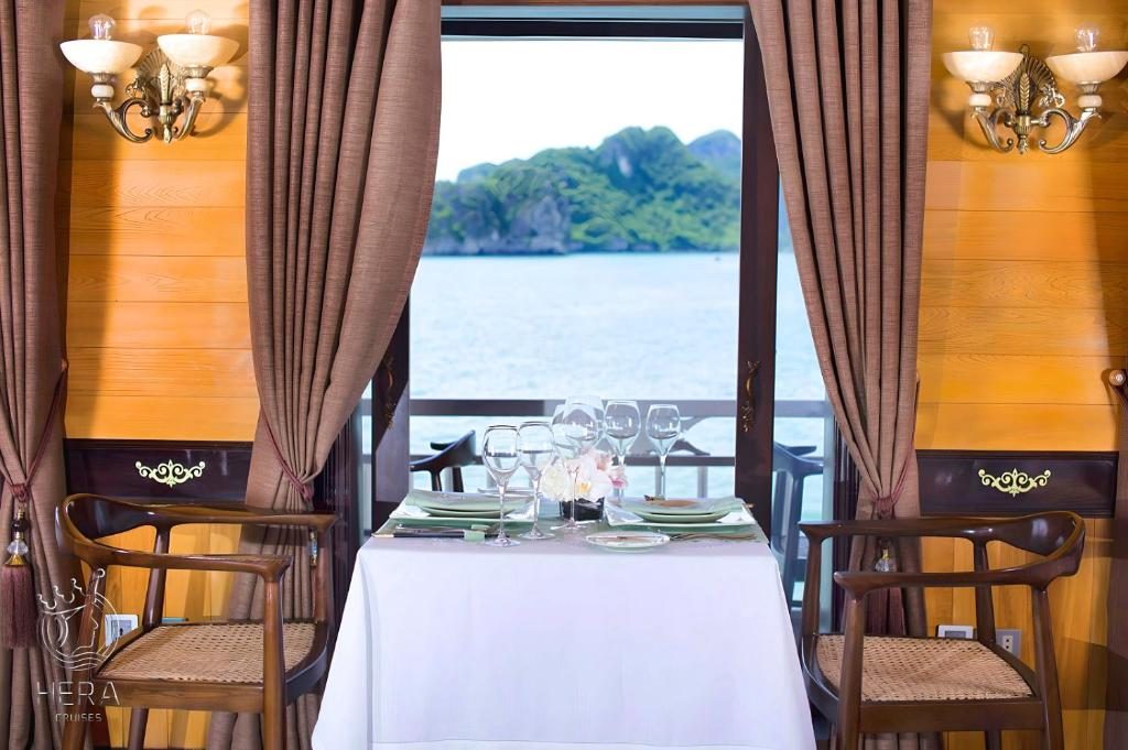 Presidential Suite with Terrace and Bathtub