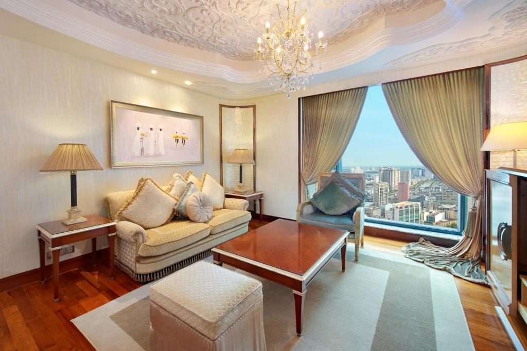 Suite Executive Trên Tầng Cao Với Quyền Sử Dụng Executive Lounge