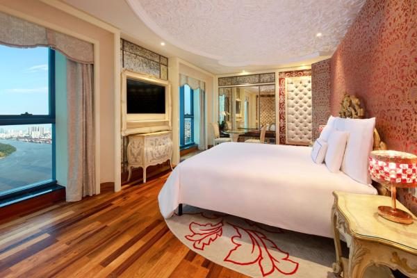 Suite Romance Trên Tầng Cao với Quyền Sử Dụng Executive Lounge