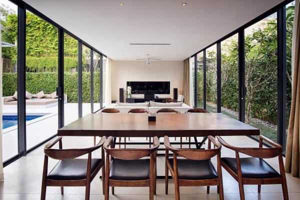 Three-Bedroom Villa with Private Pool and Bathtub