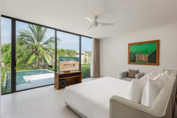 Three-Bedroom Villa with Private Pool and Bathtub