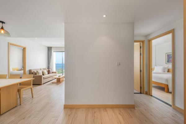Three-Bedroom Apartment Partial Ocean View with Balcony