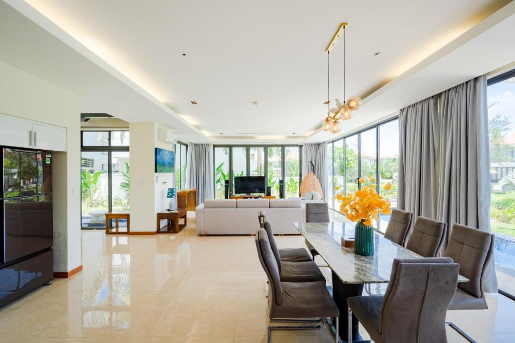 Biệt Thự Có Hồ Bơi Riêng