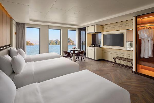 Suite cho 3 Người Nhìn ra Biển