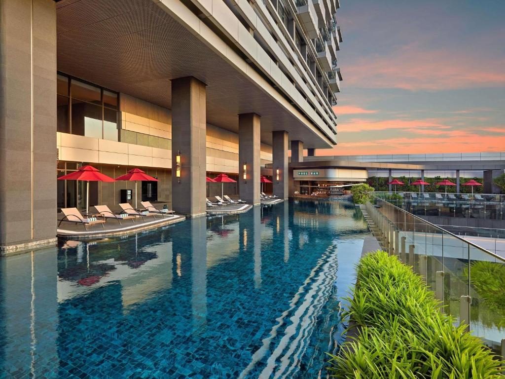 Deluxe King Suite – Lounge Access