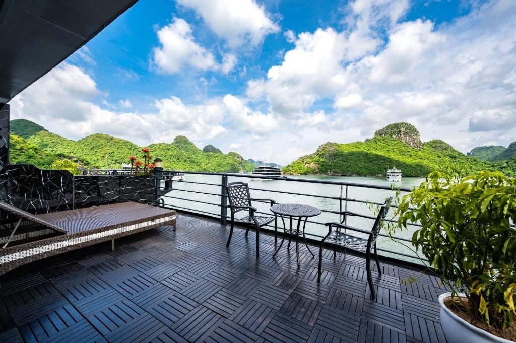 Honeymoon Suite with Private Sun Terrace