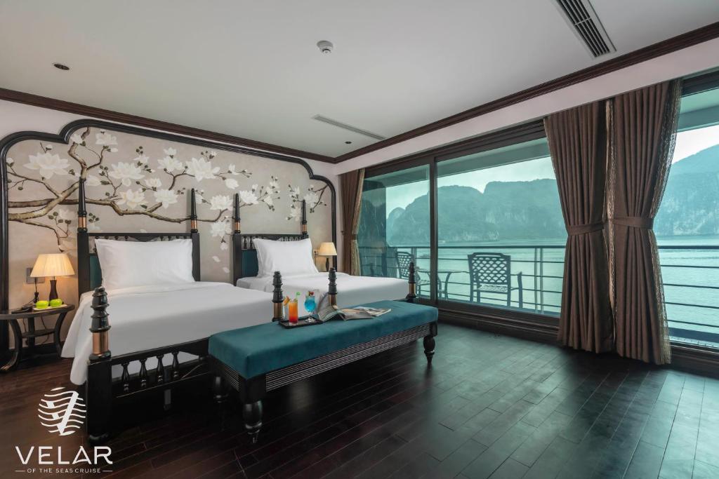 Velar Connecting Sụite with Private Balcony