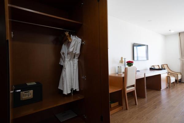 Phòng Deluxe Đôi Nhìn ra 1 Góc Biển
