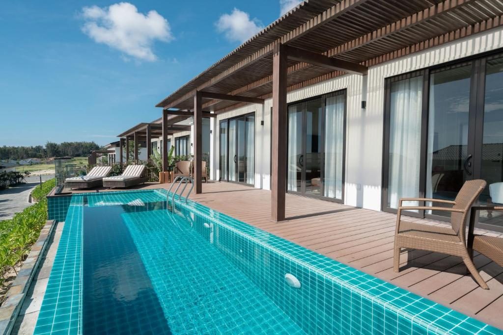 Lighthouse Pool Villa – 3 Bedrooms