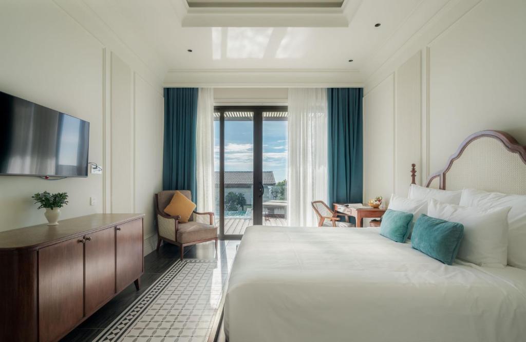 Shared Villa Room – Double or Twin Room
