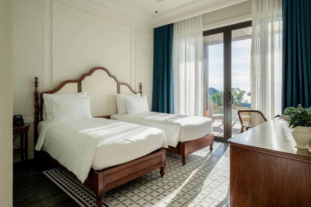 Shared Villa Room – Double or Twin Room