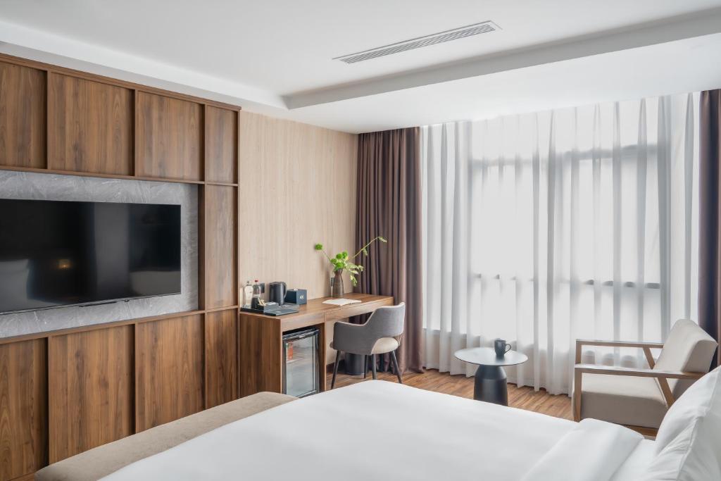 Senior Executive Suite