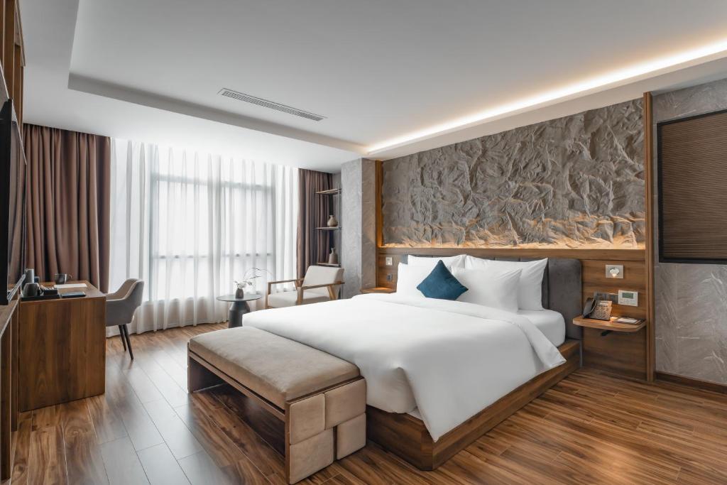 Senior Executive Suite