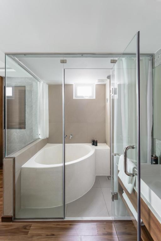 Senior Executive Suite