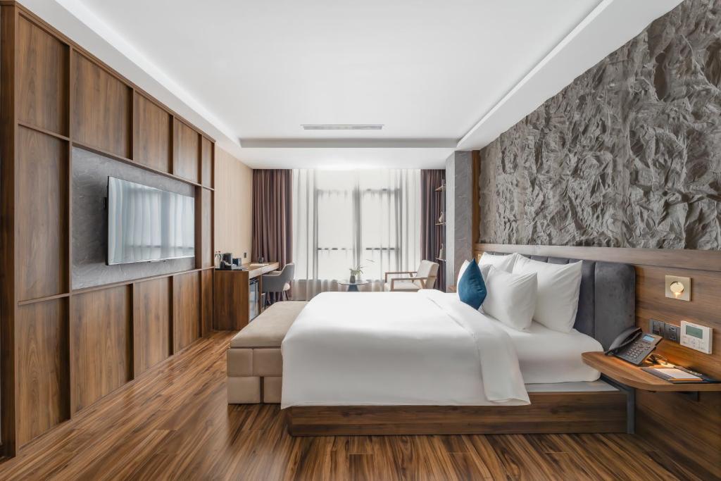 Senior Executive Suite